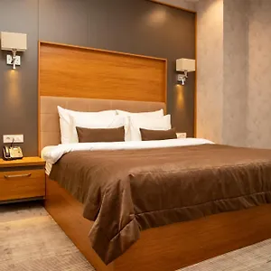 midtown-hotel-baku.aboutbakuhotels.com/